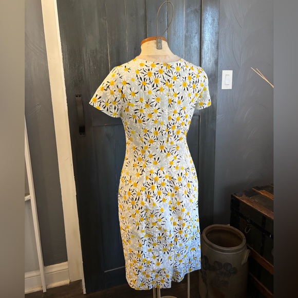 Carolina Herrera Yellow //White DAISY Floral Midi Dress sz 6 - Picture 14 of 14